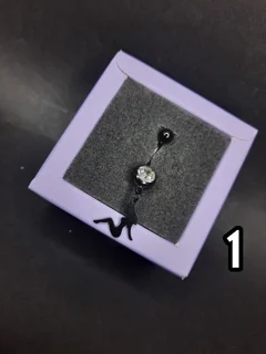 پیرسینگ ناف مشکی