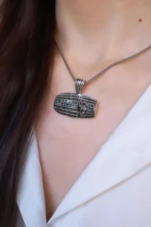 گردنبند منشور کوروش